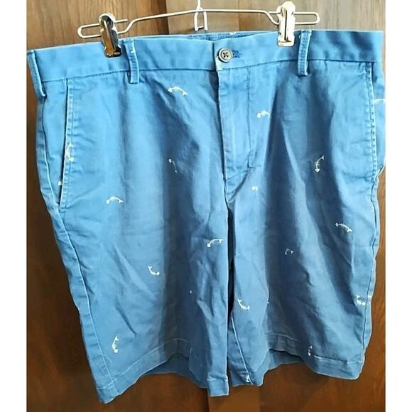 Izod Saltwater Mens Shorts Size 32 9.5 Inseam Navy Stretch Fishing Fish bones - Picture 1 of 4